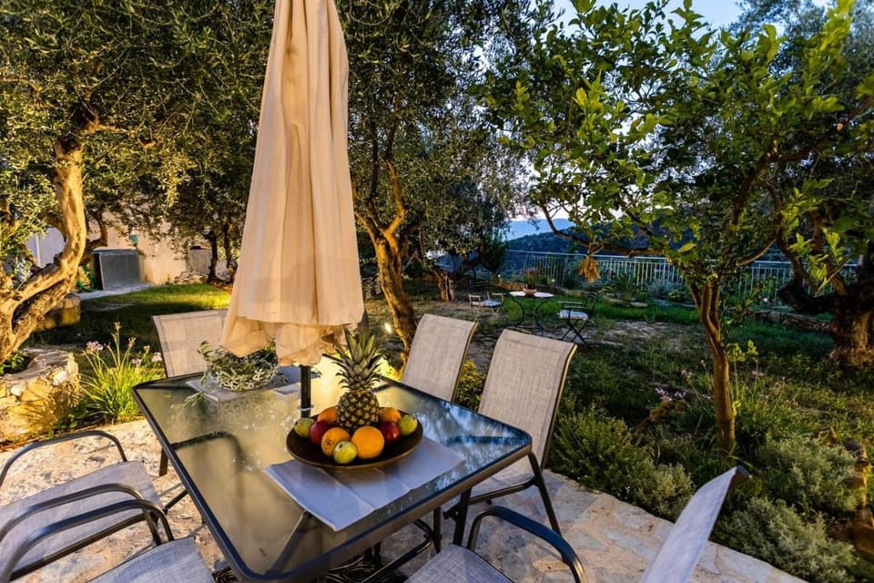 Garden, Dining area