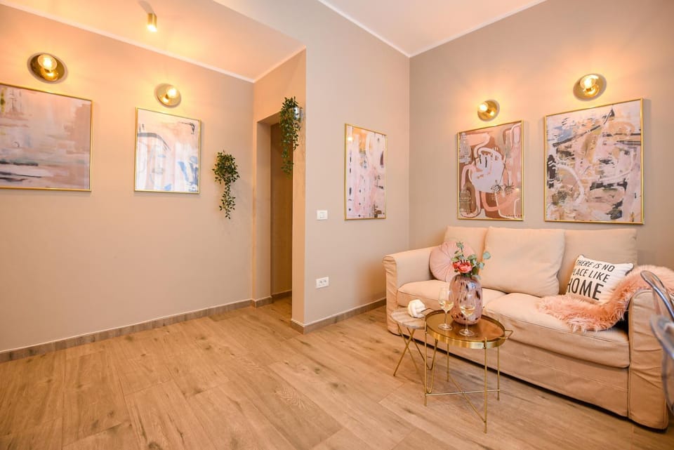 Living room, Decorative detail, Seating area