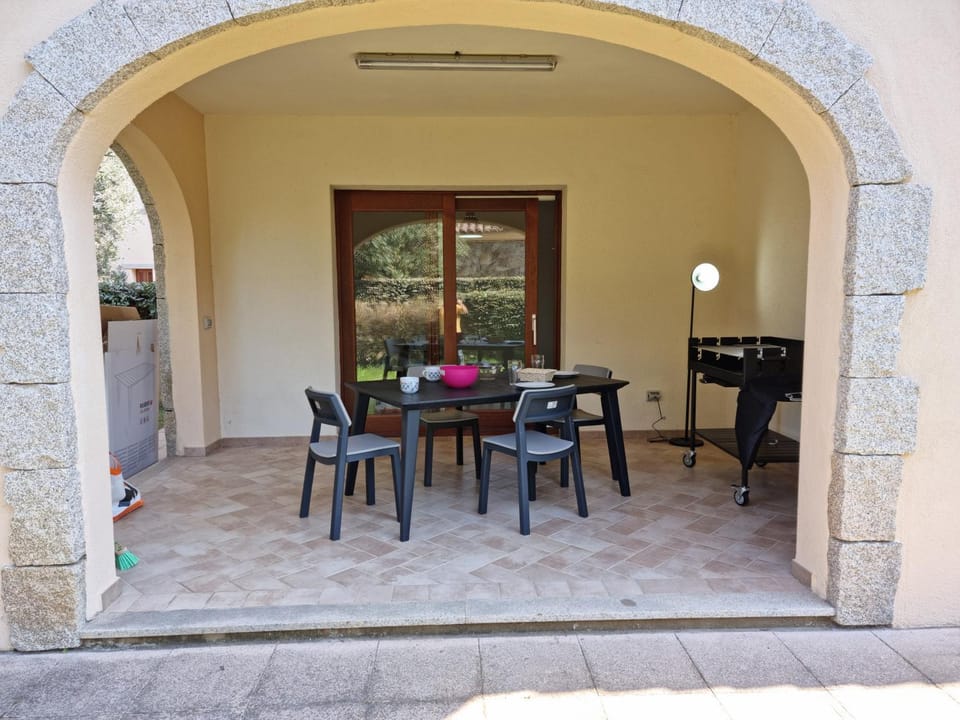Patio, Facade/entrance, Balcony/Terrace, Dining area