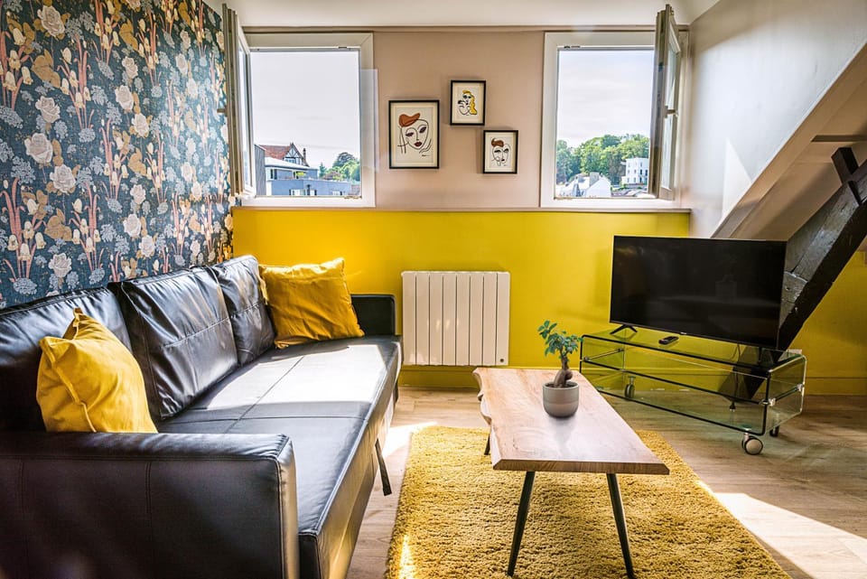 TV and multimedia, Living room, Seating area