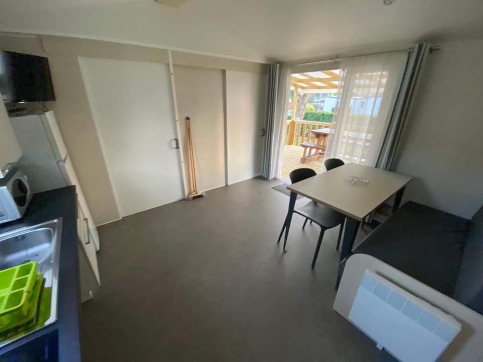 Kitchen or kitchenette, Living room, Dining area