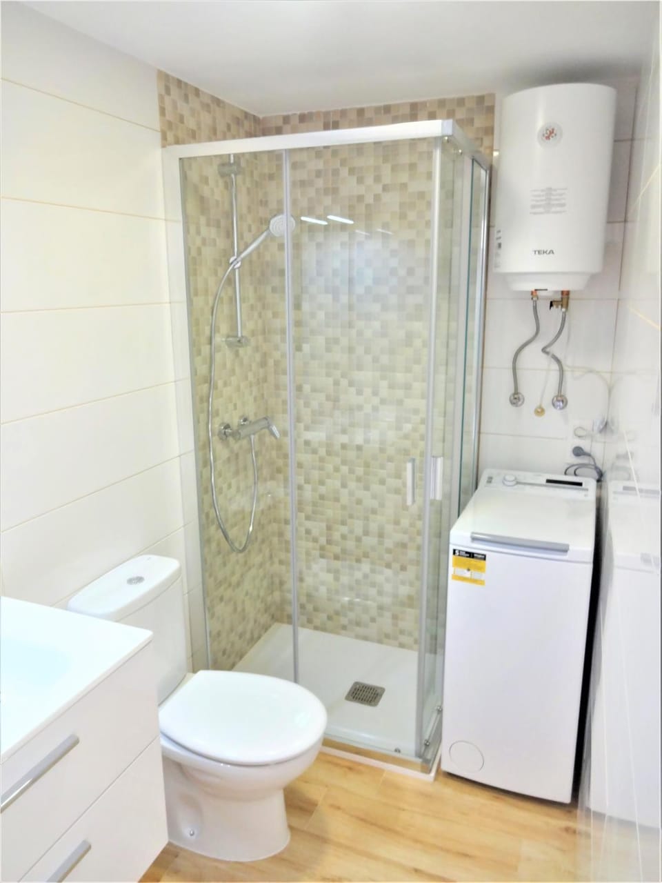 Shower, Bathroom, washing machine