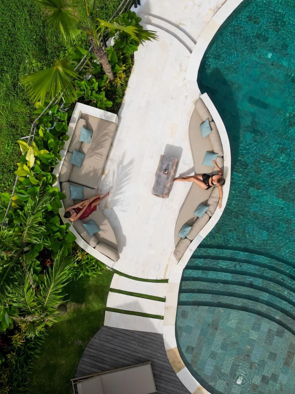 Natural landscape, Bird's eye view, Seating area, Pool view, Swimming pool, sunbed