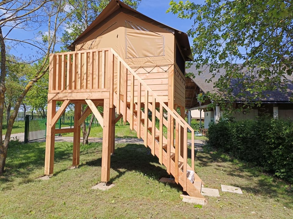 Camping Onlycamp La Confluence Campground/ 
RV Resort in Centre-Val de Loire