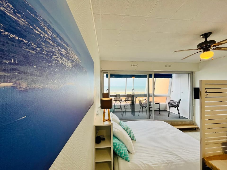 Bed, Balcony/Terrace, Sea view