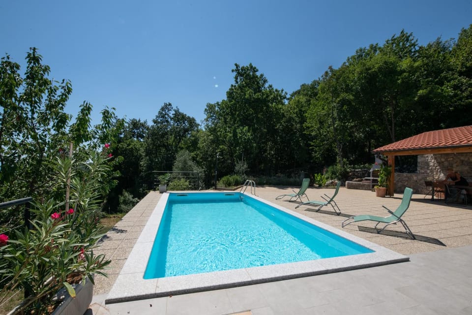 Swimming pool, Swimming pool