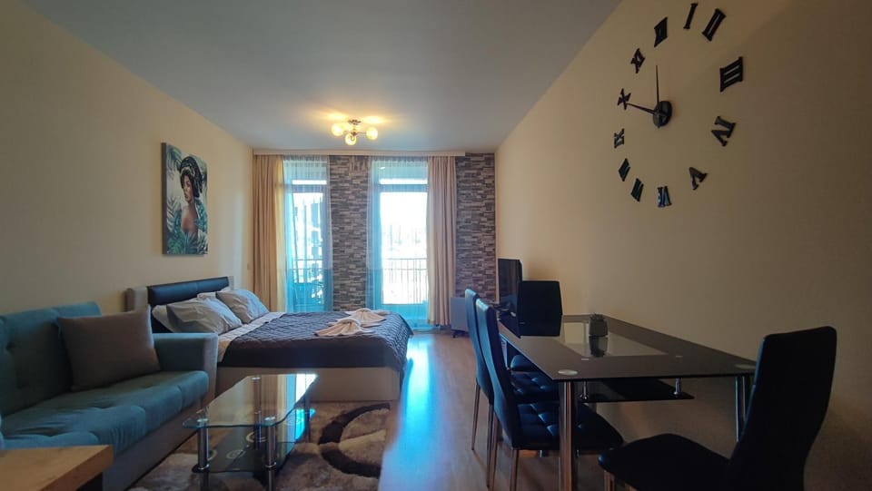Living room, Photo of the whole room, Seating area