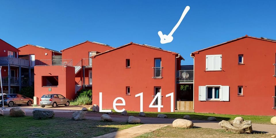 Joli T2 climatisé au calme à 10 mm de Porto-Vecchio dans une résidence de tourisme Apartment in Zonza