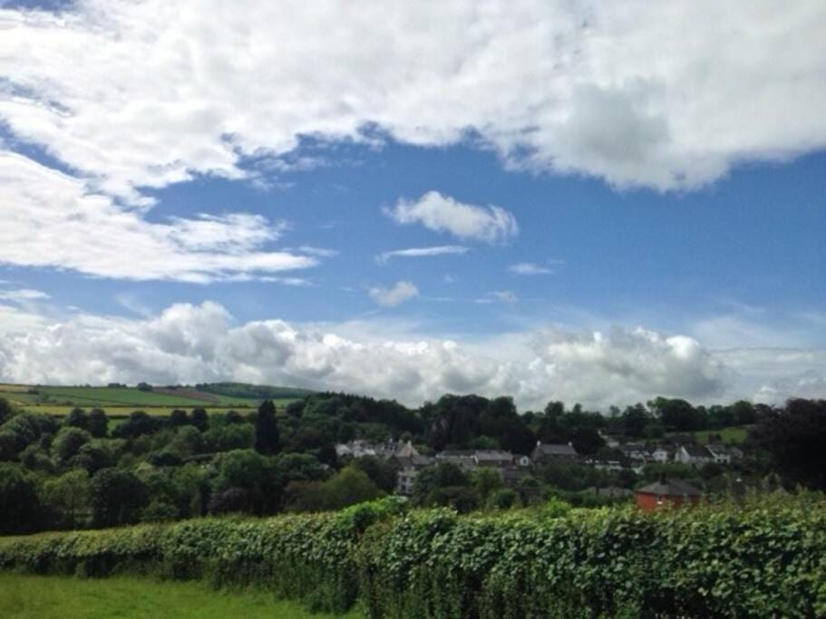Sausage Cottage in Oakford Village 4 Bed Garden Local Pub House in Mid Devon District