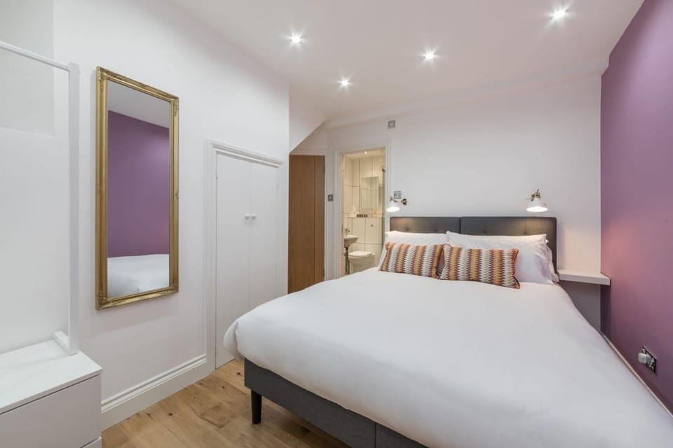 Fitzrovia Duplex - 2-Bed - Private Patio Garden Apartment in London Borough of Islington
