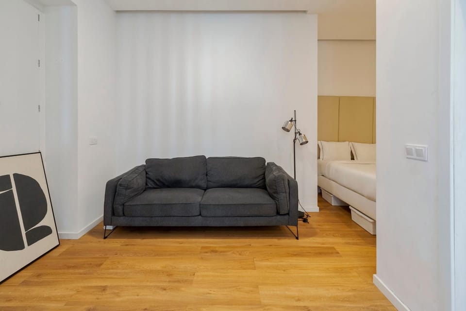 Bed, Living room, Photo of the whole room, Bedroom