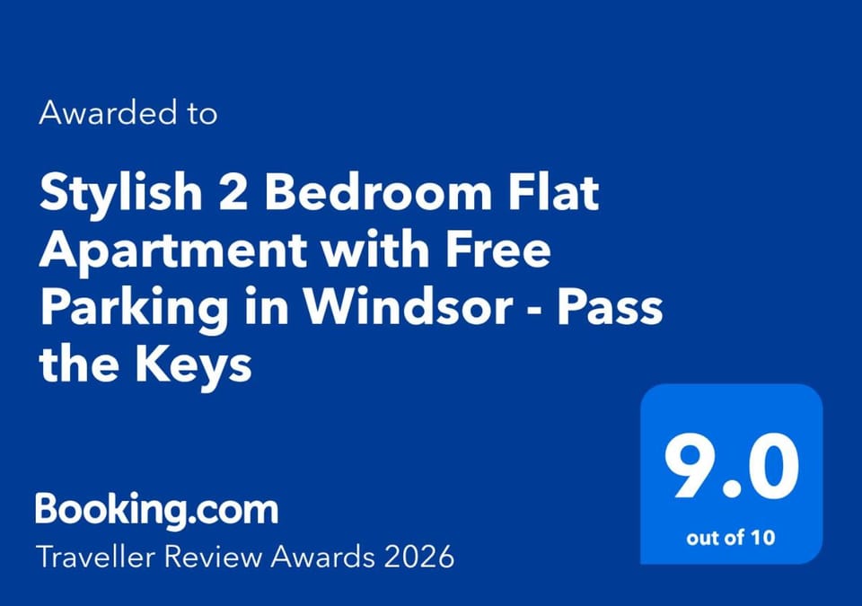 Stylish 2 Bedroom Flat Apartment with Free Parking in Windsor - Pass the Keys Apartment in Windsor