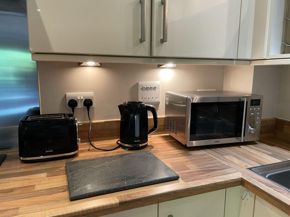 Travaal.©om - 2 Bed Serviced Apartment Farnborough Apartment in Farnborough