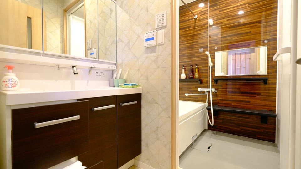Shower, Bathroom