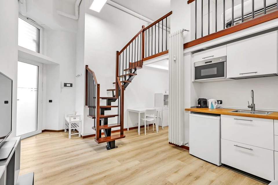 Kitchen or kitchenette, Dining area, dishwasher, stove