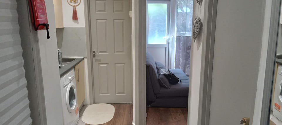 Facade/entrance, Kitchen or kitchenette