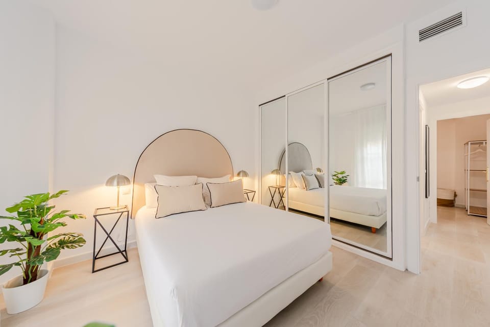Bed, Photo of the whole room, Bedroom, wardrobe