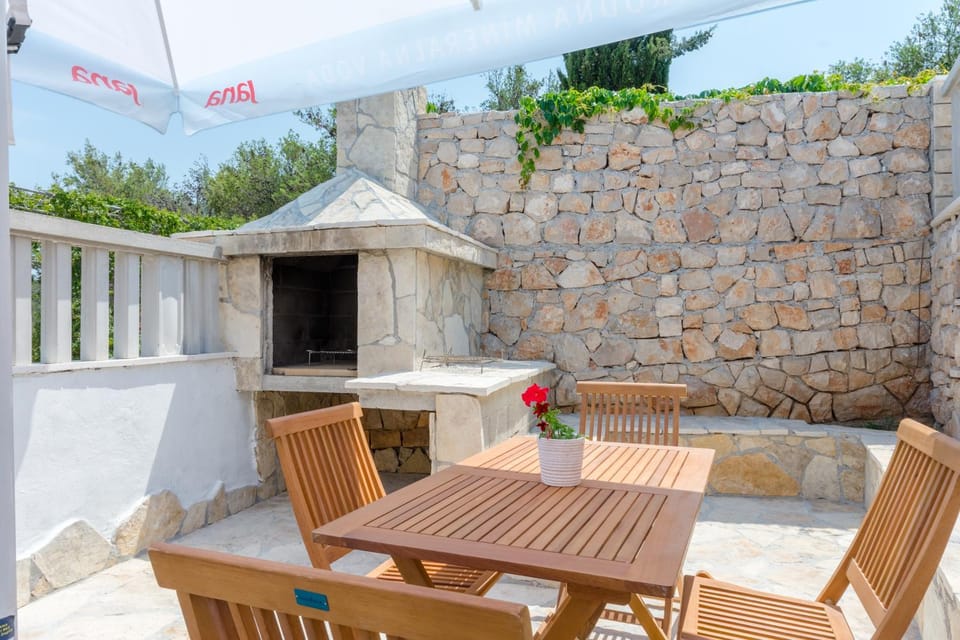 Patio, BBQ facilities, Balcony/Terrace