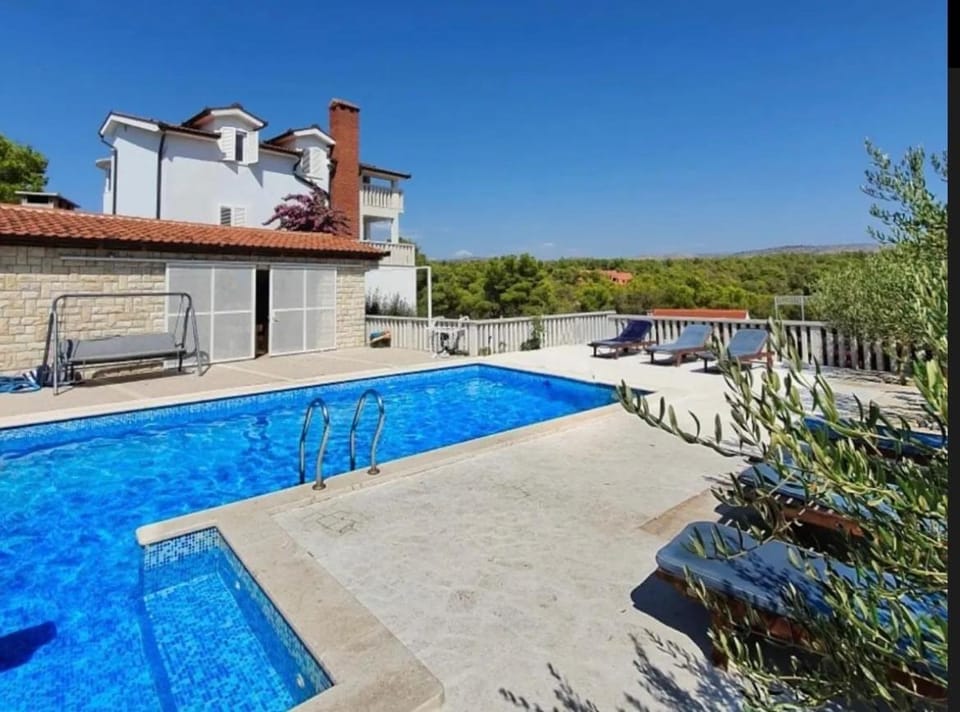 Property building, Swimming pool