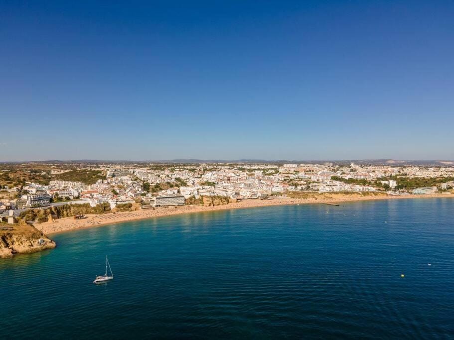 Lovely LM Penthouse Apartment in Guia