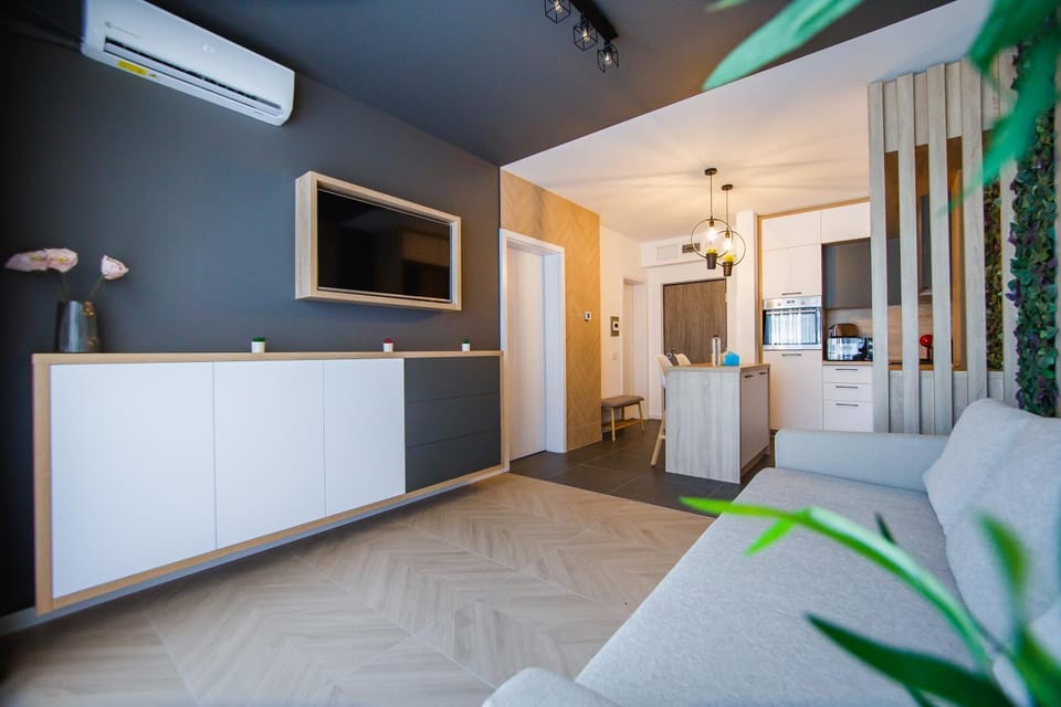 Communal lounge/ TV room, TV and multimedia, Living room, Seating area