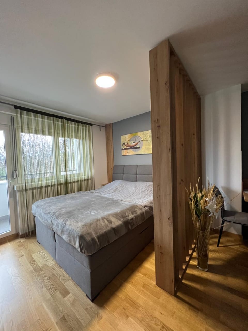 Bed, Photo of the whole room