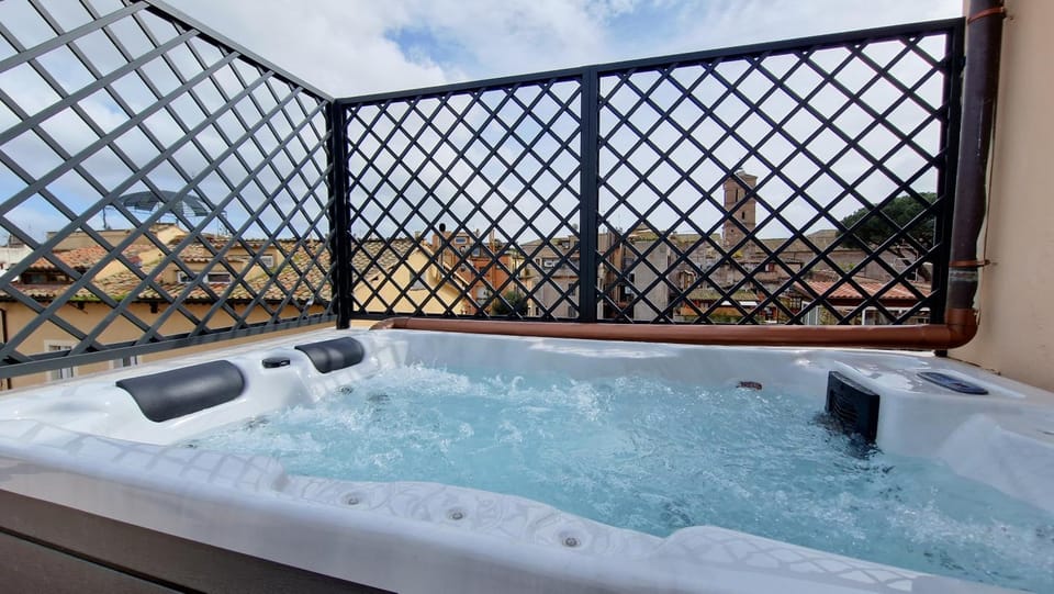 Hot Tub, Balcony/Terrace