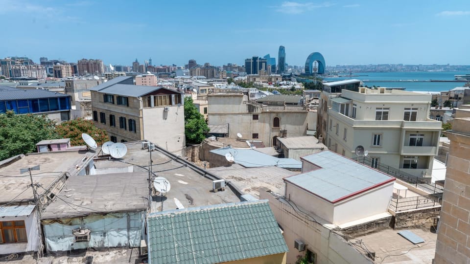 Property building, Nearby landmark, Day, Neighbourhood, Natural landscape, Bird's eye view, Balcony/Terrace, City view, Sea view, Street view, Location