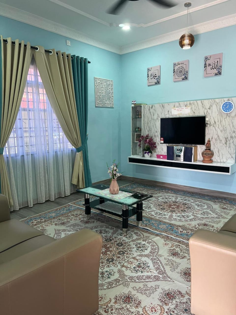 Living room, Entertainment