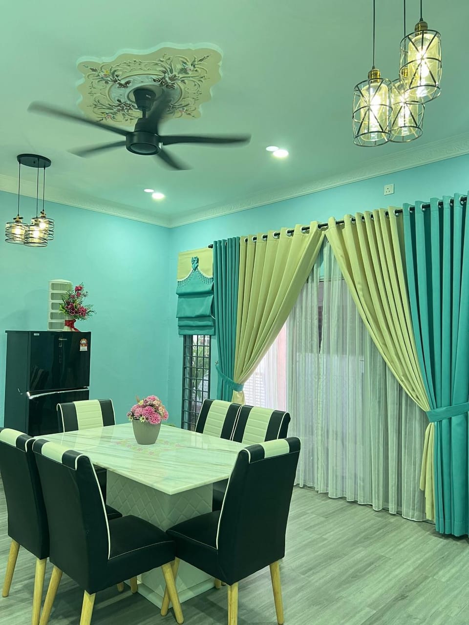 Dining area, Dinner