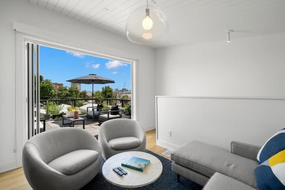 Patio, View (from property/room), Balcony/Terrace, Seating area