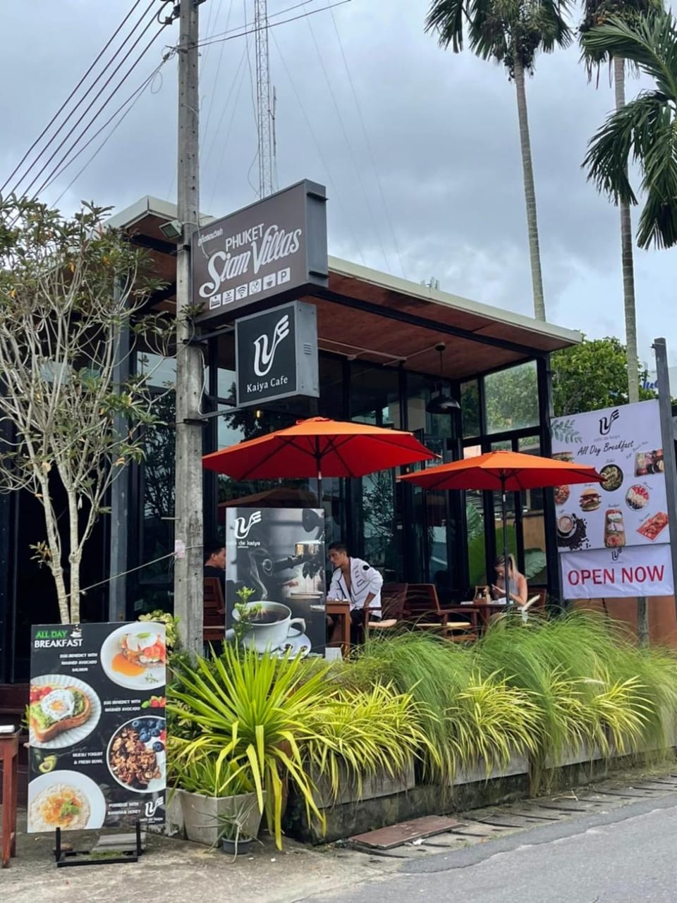 Restaurant/places to eat, Facade/entrance, Seating area, Dining area