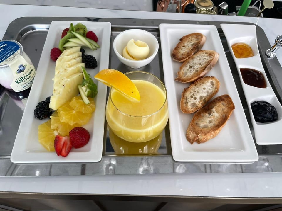 Food and drinks, Food, Breakfast, Continental breakfast