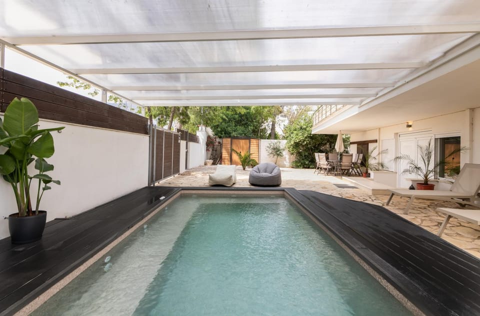 Garden, Garden, Hot Tub, Hot Tub, Swimming pool, sunbed, sunbed