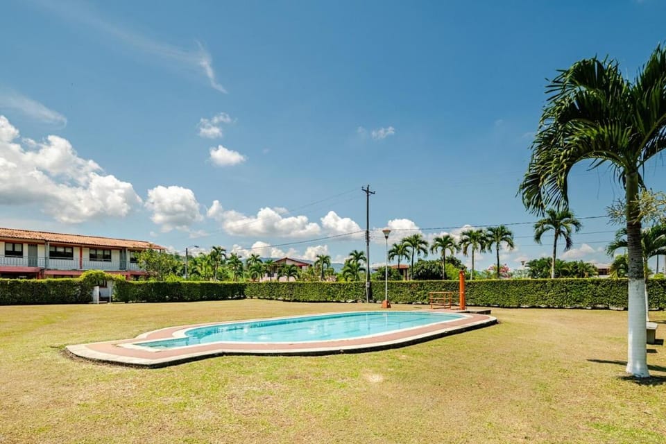Moderna cabaña en Viterbo con Aire AC y Piscina Villa in Risaralda
