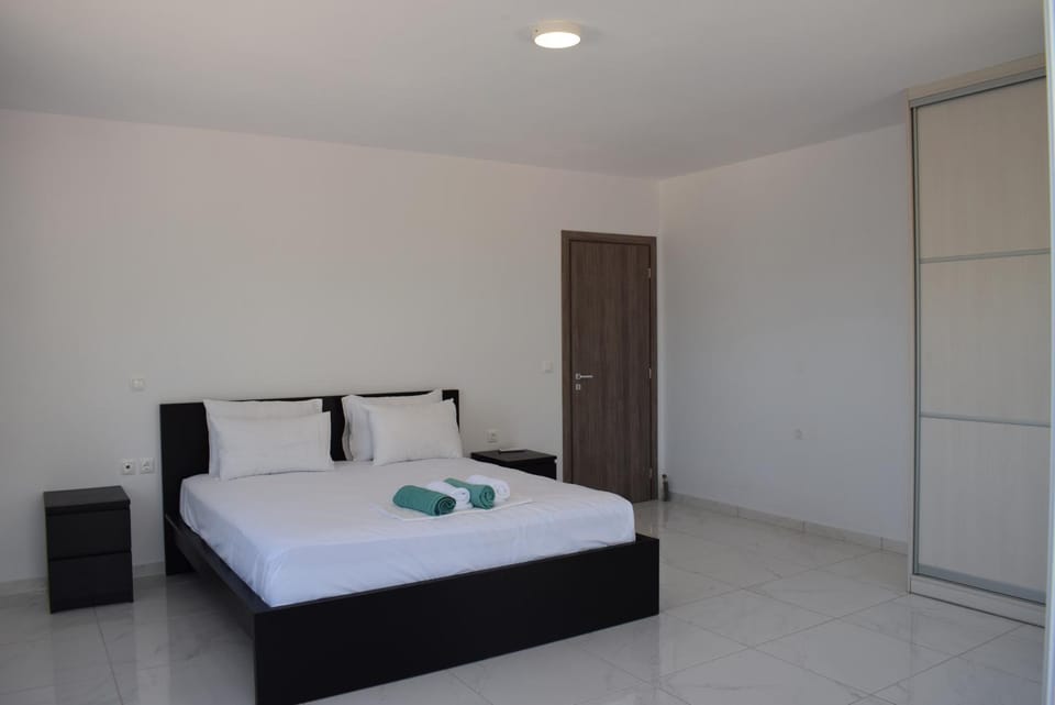 Black & White Apartments Apartment in Cephalonia