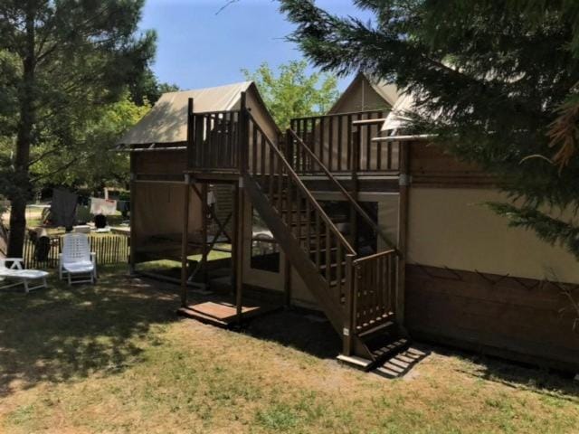Le Nid Campground/ 
RV Resort in Hourtin