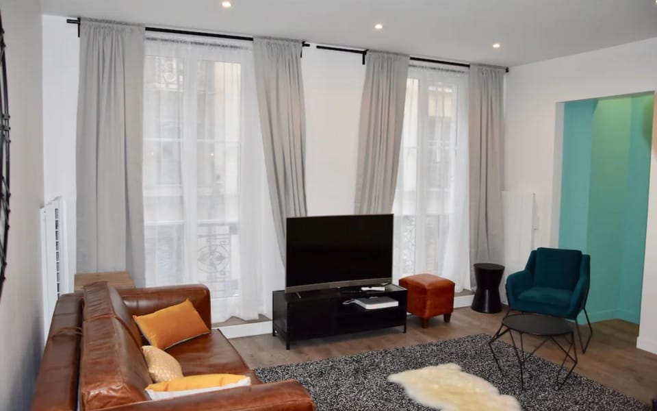 Elégant appartement dans le quartier Concorde à Paris Apartment in Paris