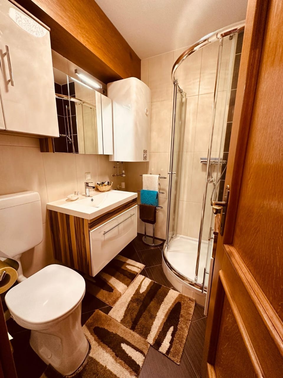 Shower, Toilet, Bathroom