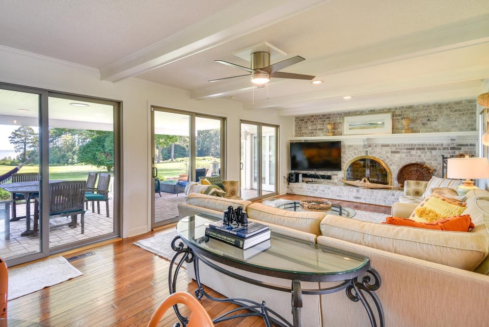 Spacious Cheriton Home: 8 Mi to Cape Charles! House in Virginia