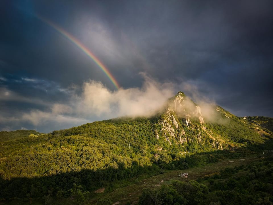 Nearby landmark, Natural landscape, Mountain view