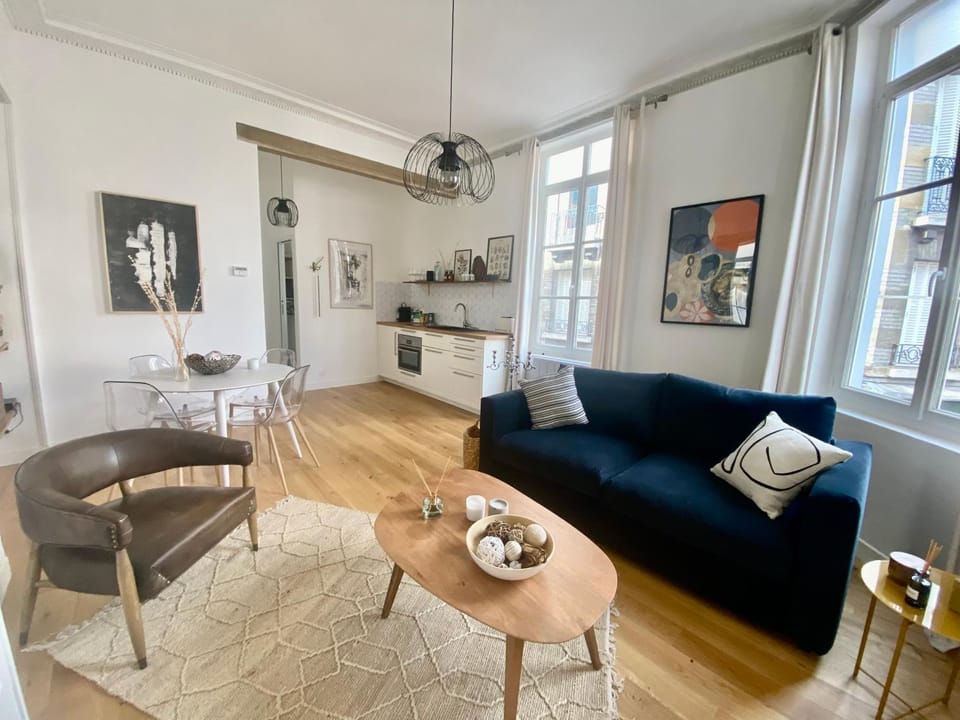 Living room, Seating area, Dining area