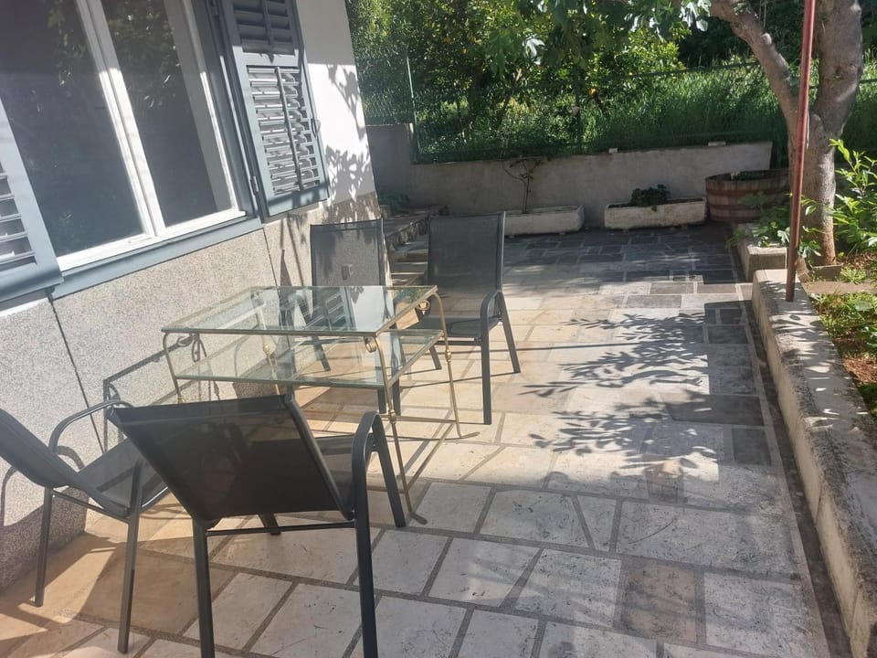 Apartment Lidija Apartment in Okrug Gornji