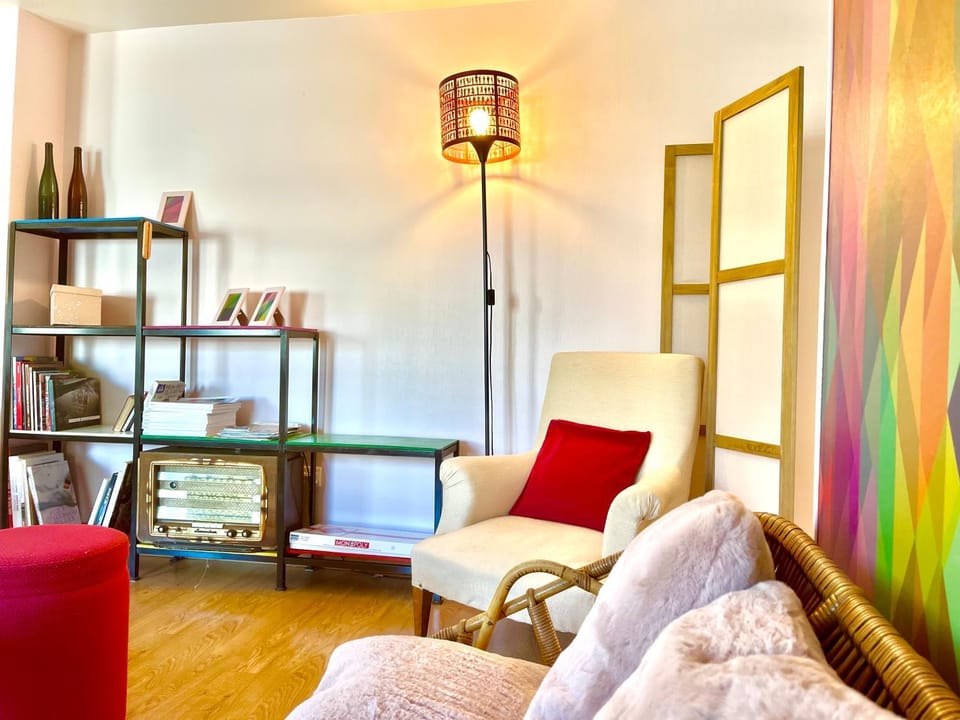 BERNARDINE - Hyper Centre Reims Parking Inclus Apartment in Reims