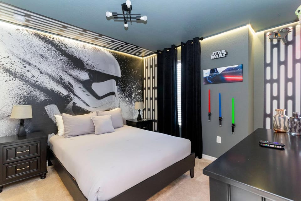 Bed, Other, Photo of the whole room, Decorative detail, Bedroom