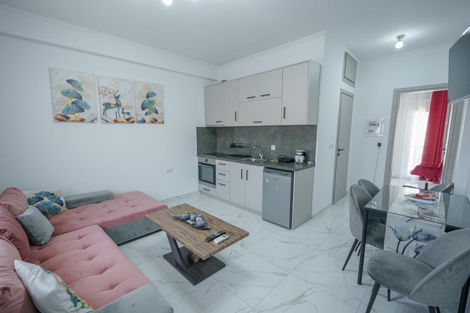 Kitchen or kitchenette, Living room