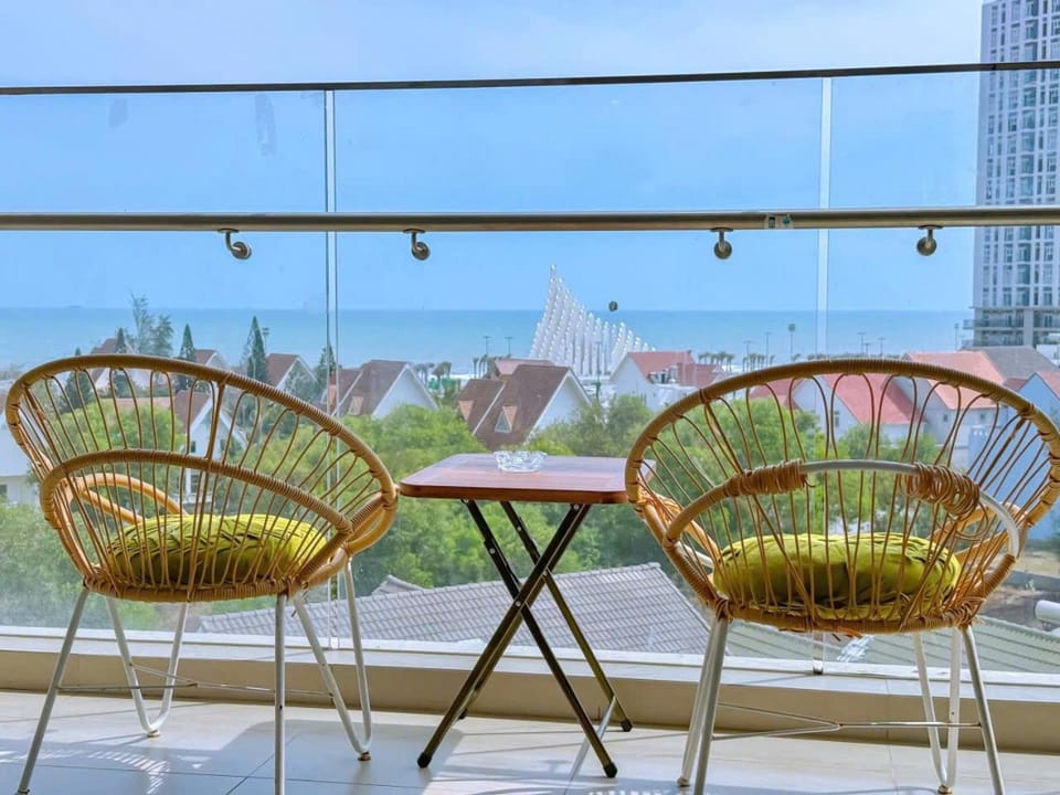 Day, View (from property/room), Balcony/Terrace, Beach, Sea view