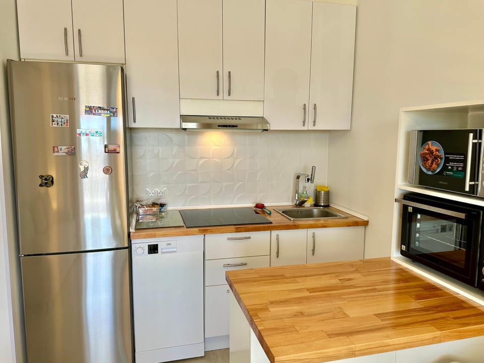 Kitchen or kitchenette, dishwasher, minibar, pet friendly, stove, toaster