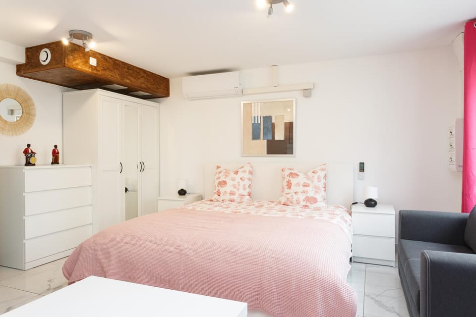 Blanc Mesnil Nid d'amour Apartment in Île-de-France