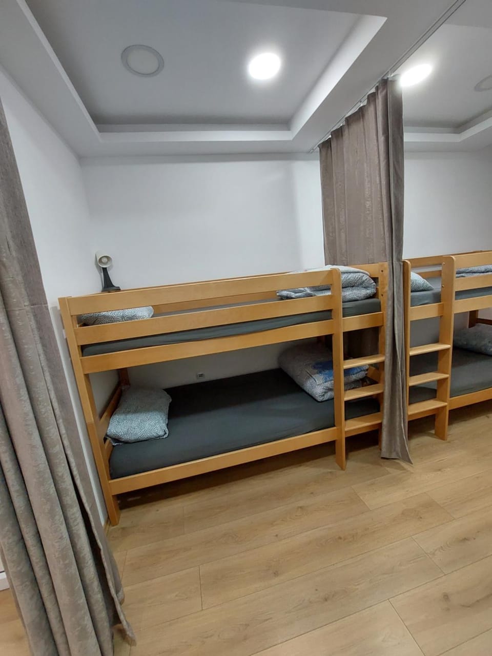 Bedroom, bunk bed
